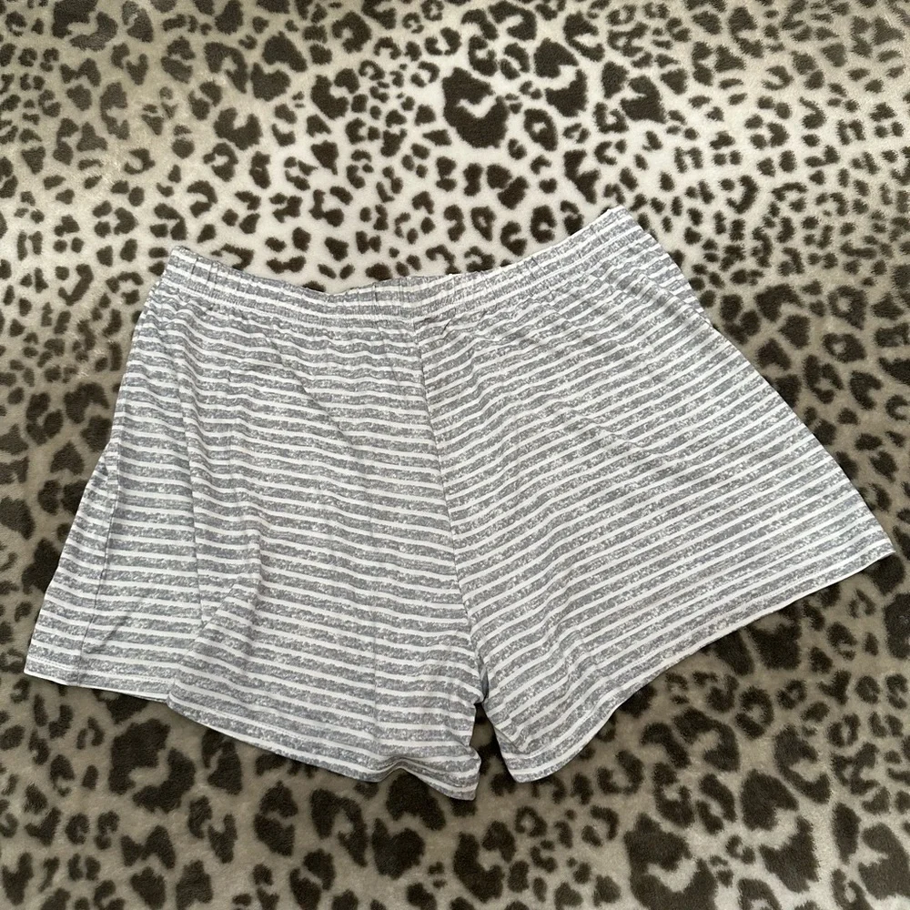 Born Sleepwear 2 Piece Super Soft Stripe Pajama Set Tank Shirts Gray Size Medium